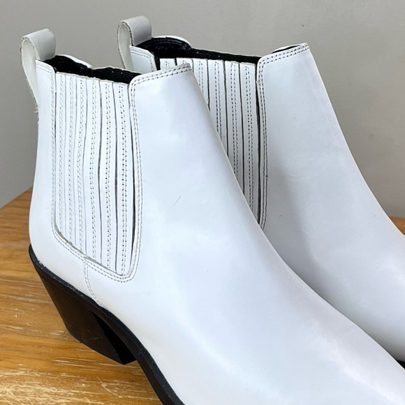 NWOB ASOS Women’s Leather Western Heel Chelsea Boot - Picture 11 of 15